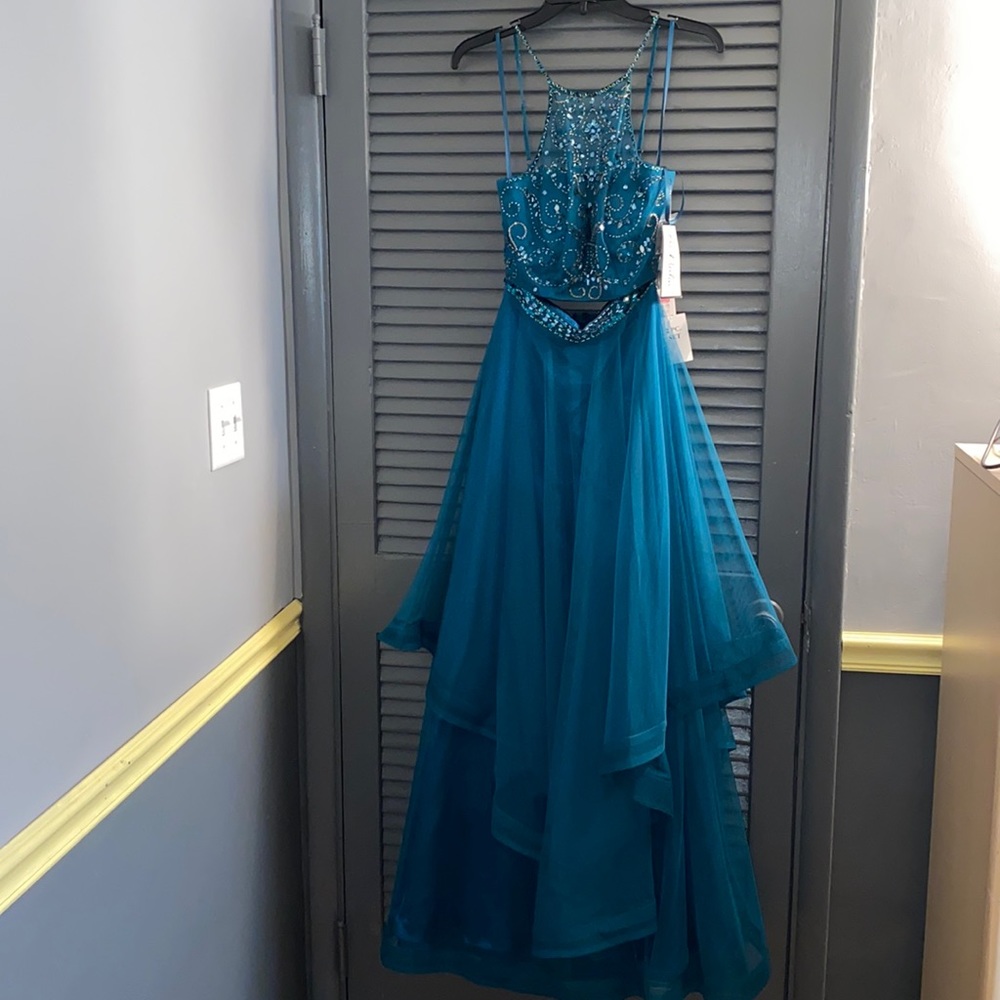 Bee Darlin 2 Piece Set Prom Dress